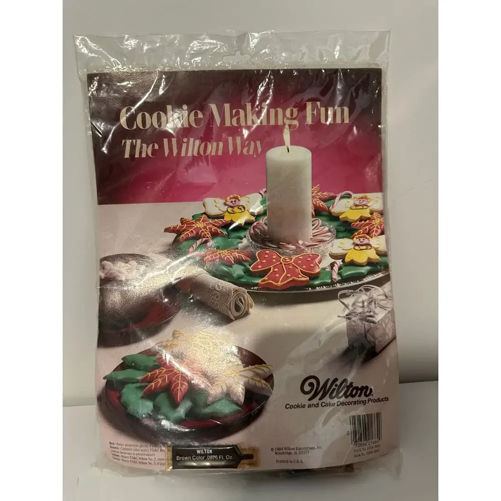 Wilton Vintage Christmas Cookie wreath cookie cutters